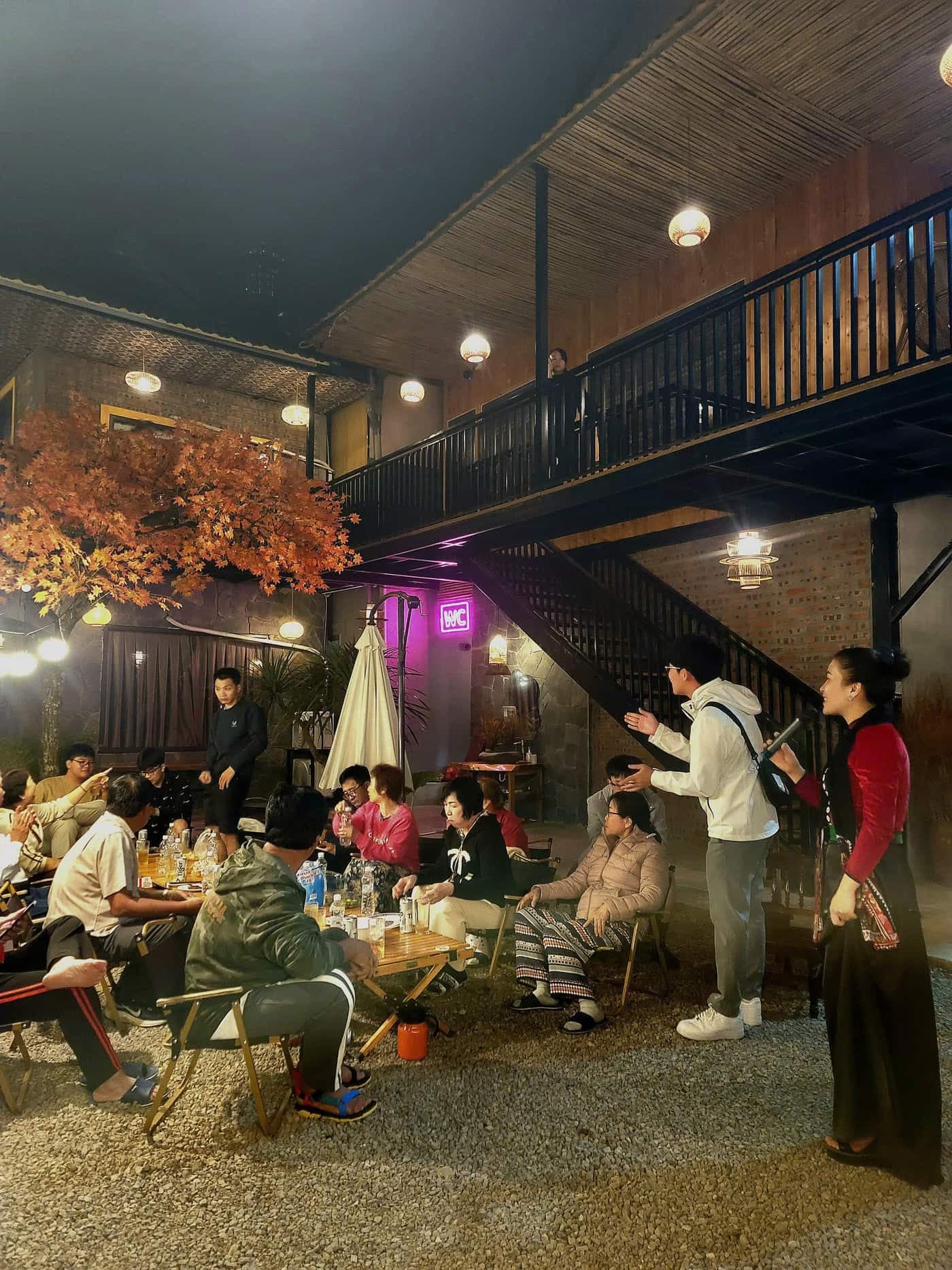 Nướng BBQ và bàn tiệc ngoài trời tại A Tủn Homestay (4/8)